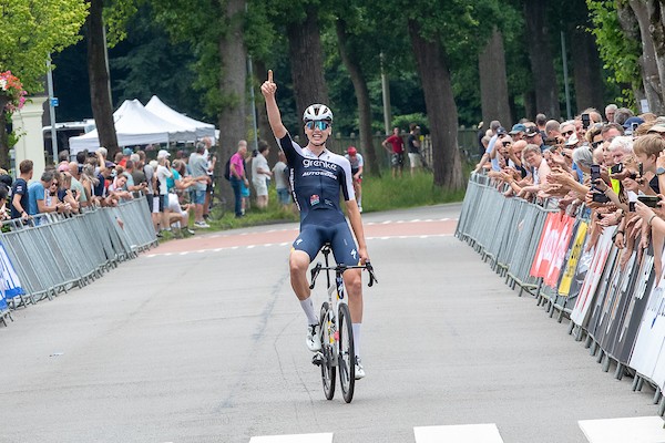 Schoonvelde wint slotrit Valromey Tour