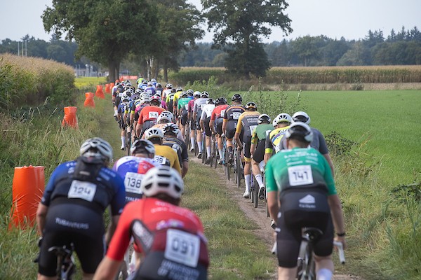 Biesterbos en Markus winnen NK Gravel