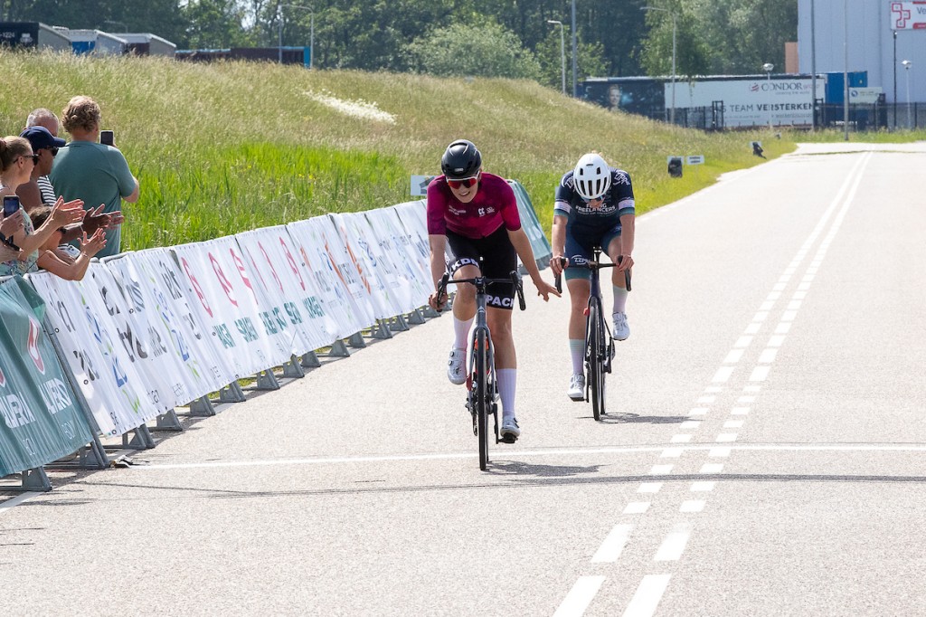 Silje Bader wint ook de Vechtstede Omloop Zwartewaterland