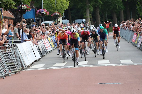 Dogterom snelt naar Nederlandse titel