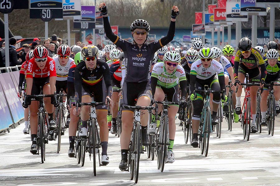 Amy Pieters wint opnieuw Dwars door Vlaanderen