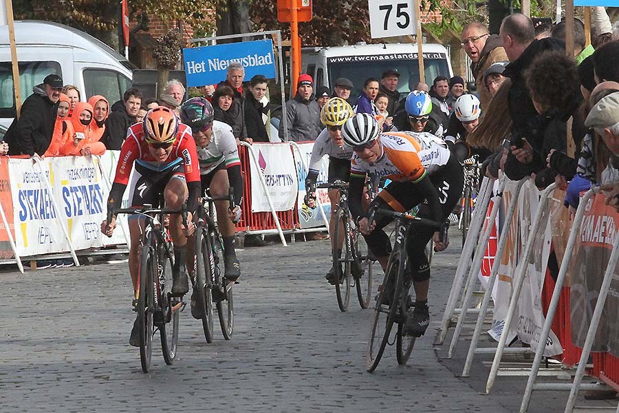 Majerus wint, Vos valt in Westhoek