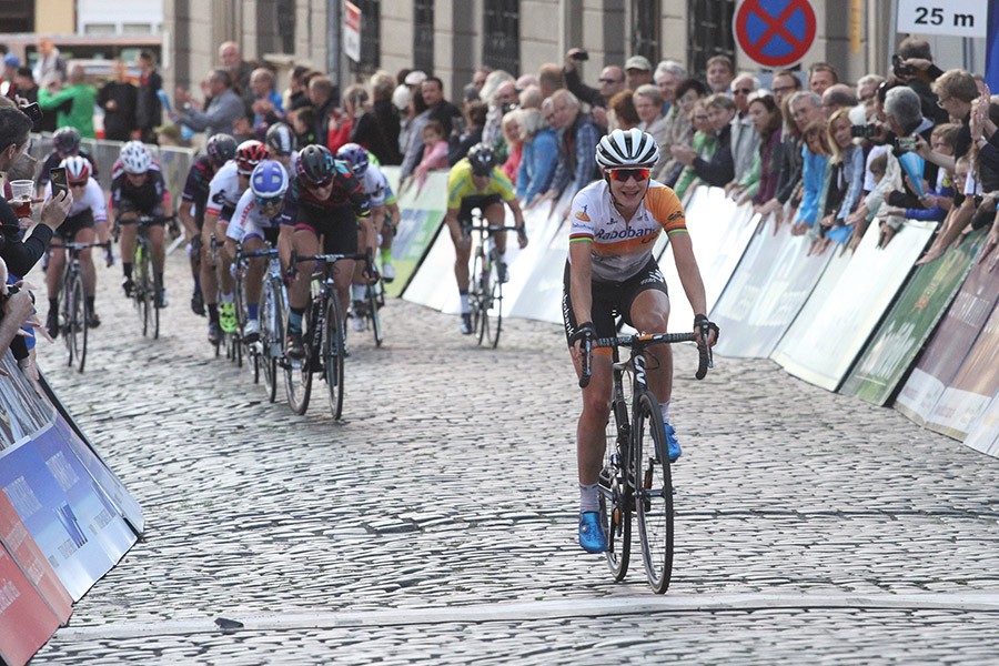 Marianne Vos wint eerste rit Thuringen