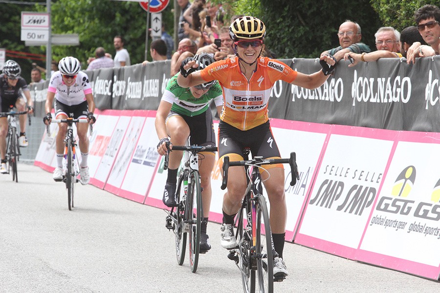 Van der Breggen terug in top 10 in Giro Rosa