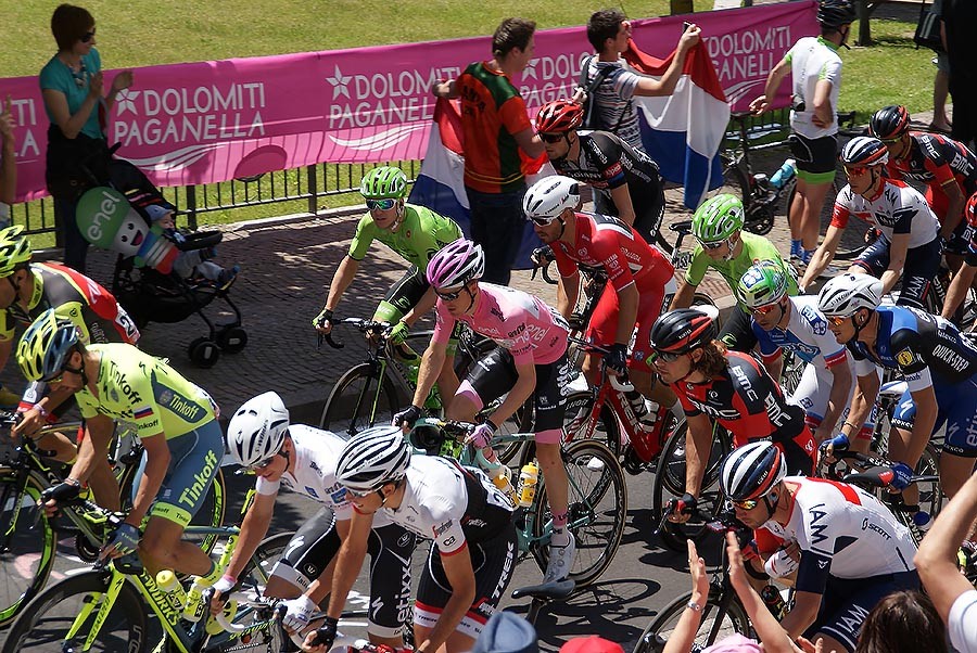 Ligthart zevende in Giro, Kruijswijk blijft in roze