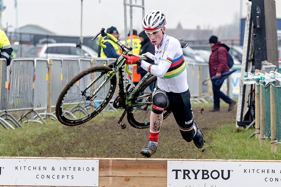 Jens Dekker sluit Superprestige af in stijl