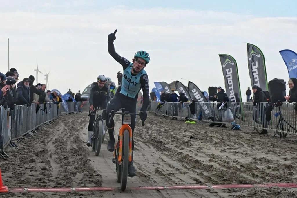 Zonneveld en Trouwborst winnen BeachBattle Wijk aan Zee