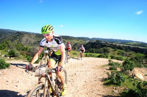 Prima start Van Houts en Hermida in Cape Epic