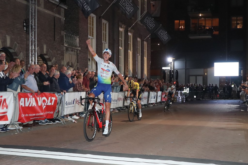 Terpstra primus in Profronde van Almelo