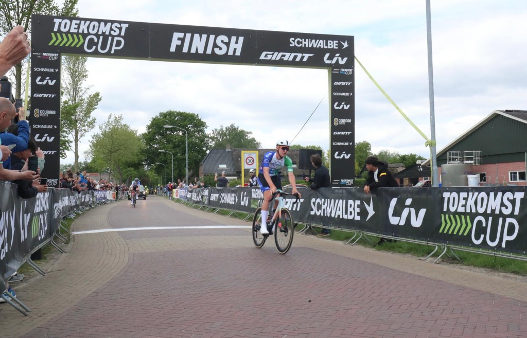 Epping en Nomden winnen Omloop Bartje