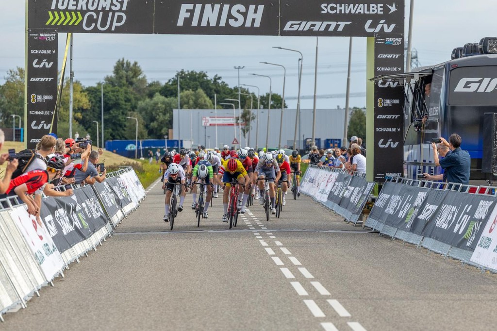 Monkelbaan wint Giant Schwalbe Toekomstcup junioren