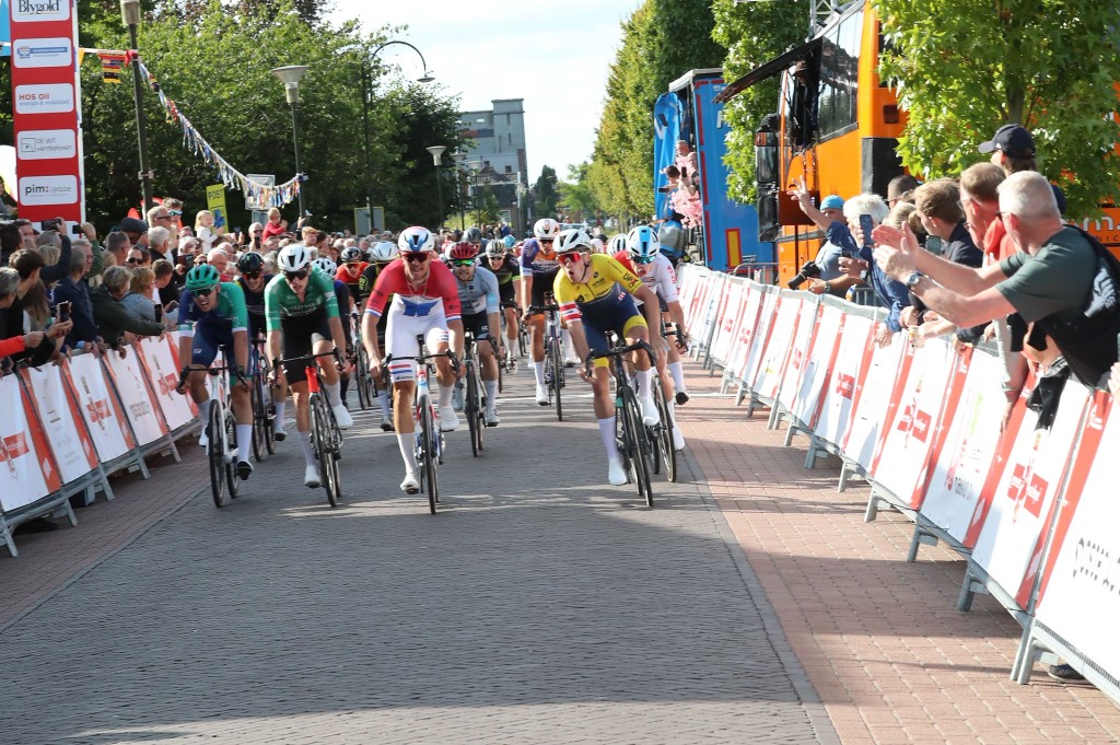 Delano Swenne wint Omloop Ooststellingwerf