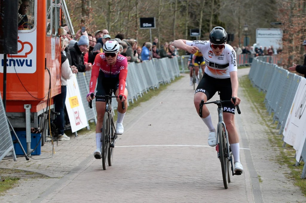 Bader wint de Ronde van Leek
