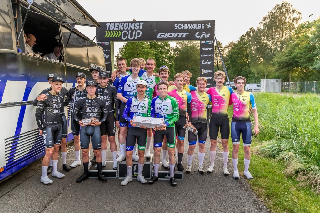 Adelaar en MRDH winnen ploegentijdrit Nijeveen