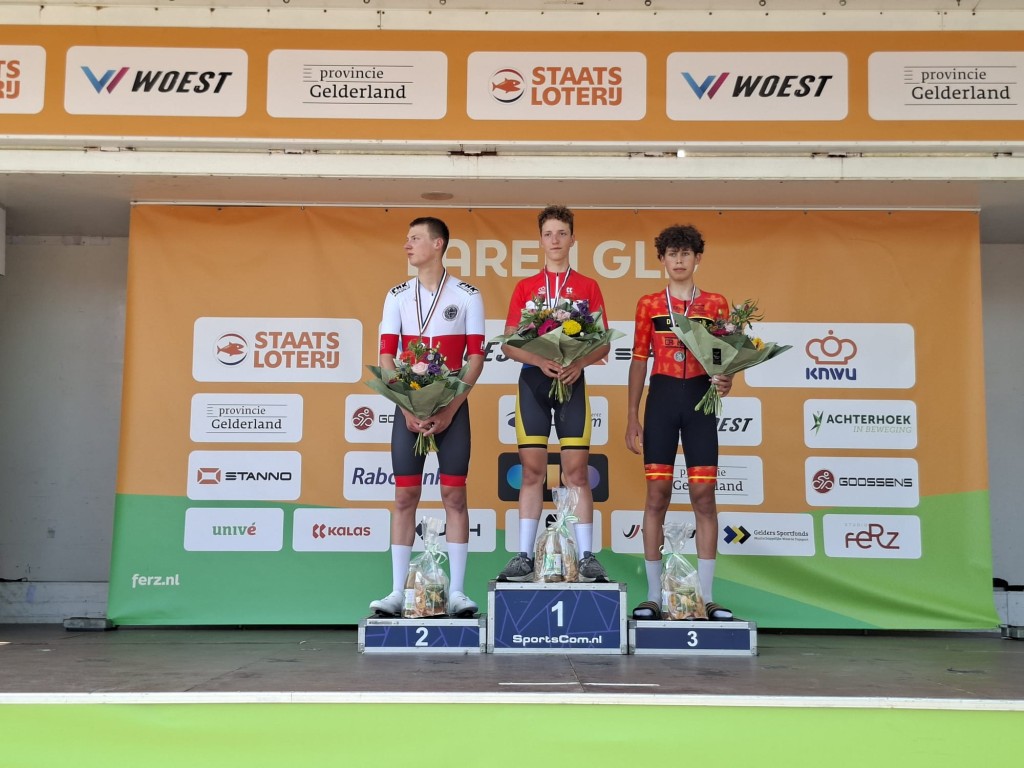 Van Kesteren en Van den Burgh winnen NK Tijdrijden