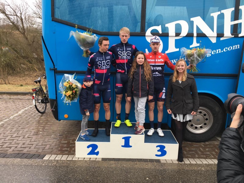 Geen handen schudden in Ronde van Zuid-Holland